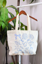 Bows & Seashells Zippered Tote Bag