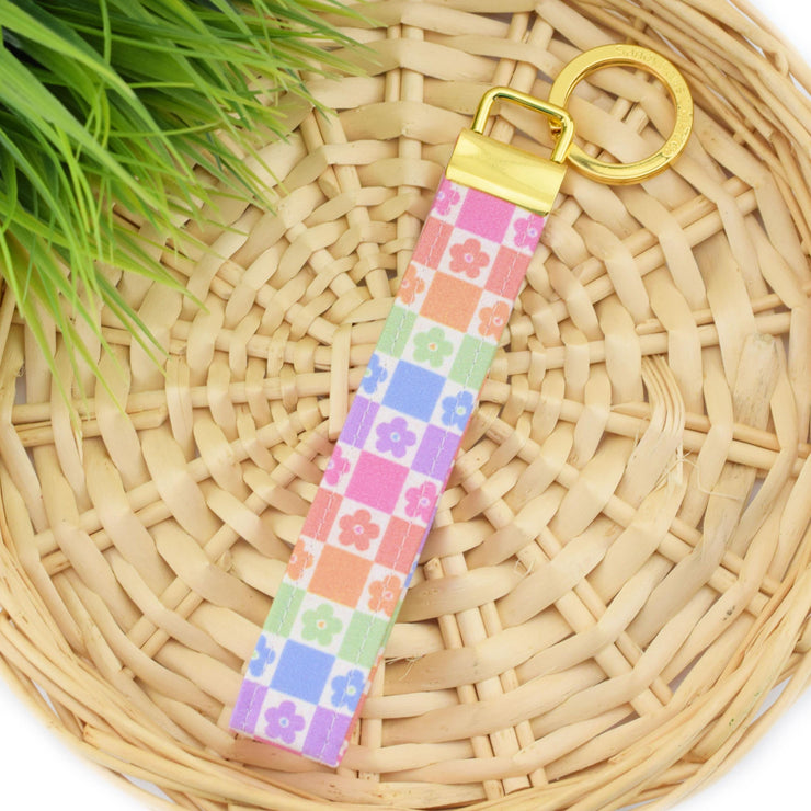 Retro Daisy Key Fob ~ Rainbow Daisy Floral Key Chain ~ Floral Key Fob ~ Spring Floral Key Fob ~ Yellow Gold Hardware ~ Sandy Paws Collar Co®